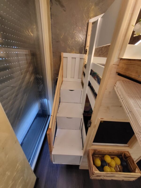 Detail-06-treppte-links